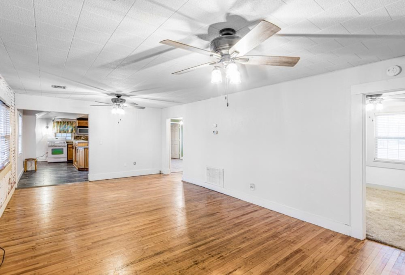 2 Bedrooms Bedrooms, 0 ,2 BathroomsBathrooms,Residential,Single Family,2nd,1,133521