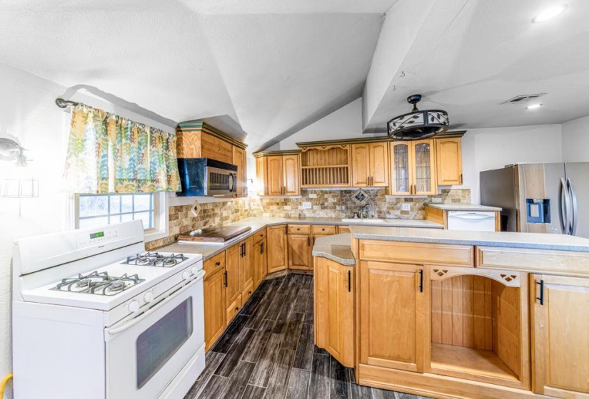 2 Bedrooms Bedrooms, 0 ,2 BathroomsBathrooms,Residential,Single Family,2nd,1,133521