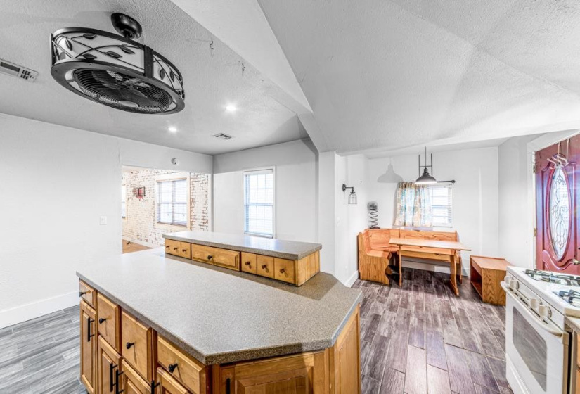 2 Bedrooms Bedrooms, 0 ,2 BathroomsBathrooms,Residential,Single Family,2nd,1,133521