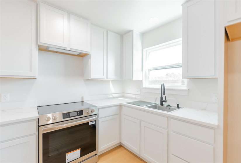 2 Bedrooms Bedrooms, 0 ,1 BathroomBathrooms,Residential,Condominium/townhouse,Highpoint #D,1,133528