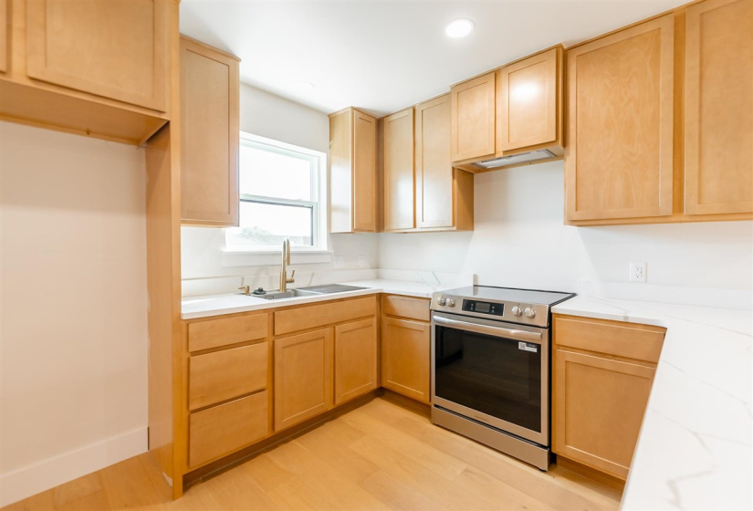 2 Bedrooms Bedrooms, 0 ,1 BathroomBathrooms,Residential,Condominium/townhouse,Highpoint #H,1,133529