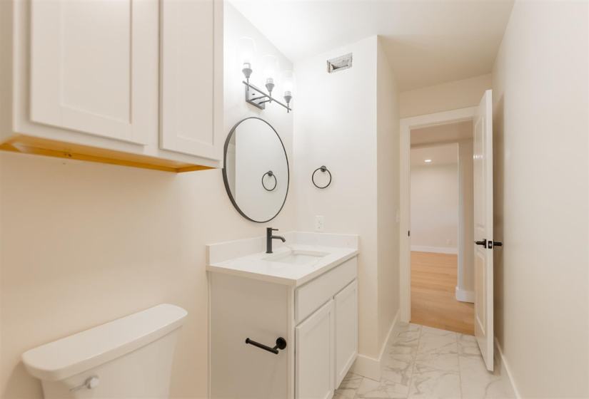 2 Bedrooms Bedrooms, 0 ,1 BathroomBathrooms,Residential,Condominium/townhouse,Highpoint #D,1,133538