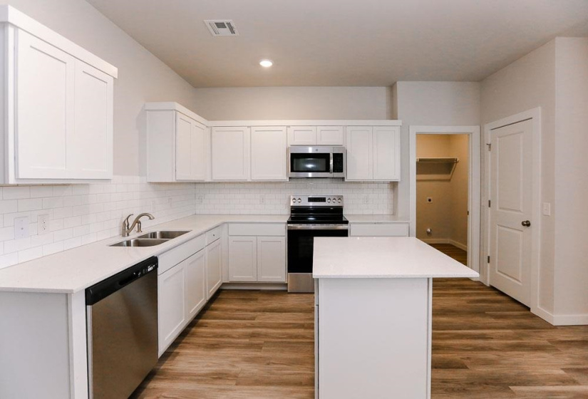 3 Bedrooms Bedrooms, 0 ,2 BathroomsBathrooms,Residential,Single Family,Wrangler Pass,1,133544