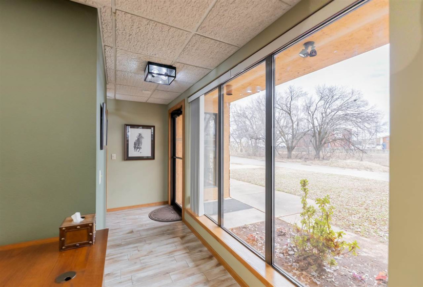 0 , 0 ,3 BathroomsBathrooms,Commercial/industrial,Commercial,Hall of Fame,1,133550