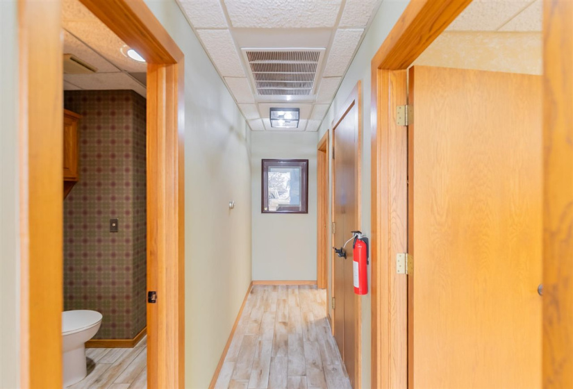 0 , 0 ,3 BathroomsBathrooms,Commercial/industrial,Commercial,Hall of Fame,1,133550
