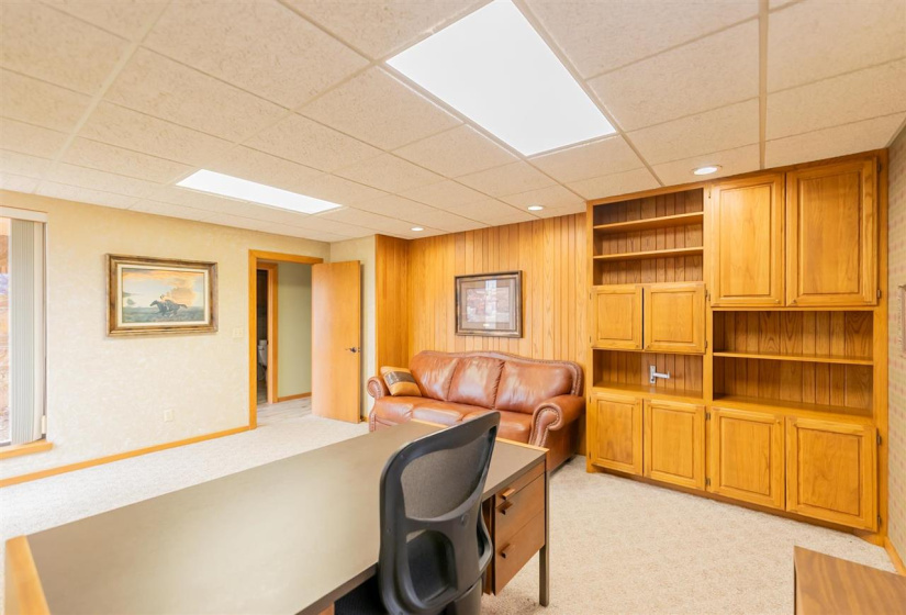 0 , 0 ,3 BathroomsBathrooms,Commercial/industrial,Commercial,Hall of Fame,1,133550