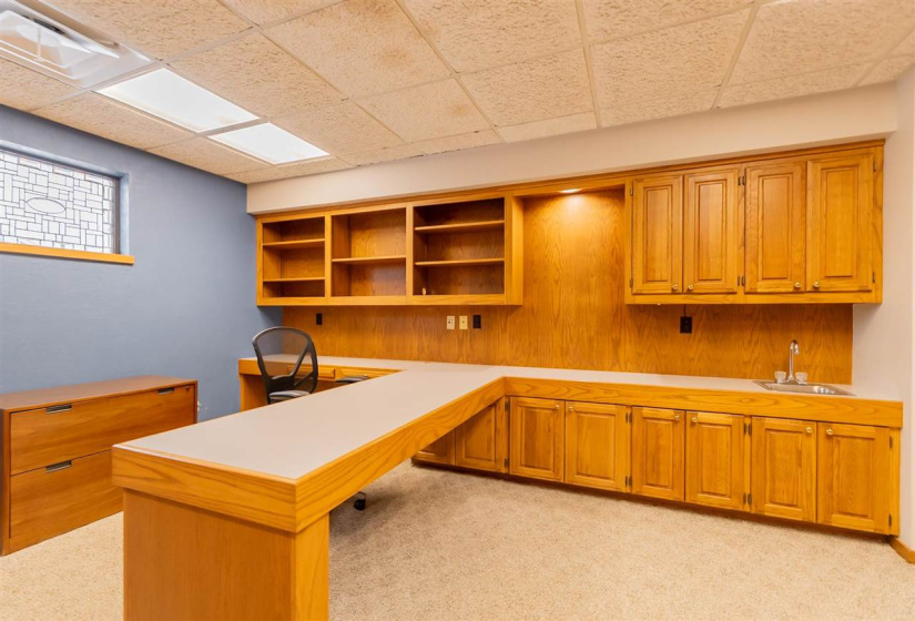 0 , 0 ,3 BathroomsBathrooms,Commercial/industrial,Commercial,Hall of Fame,1,133550