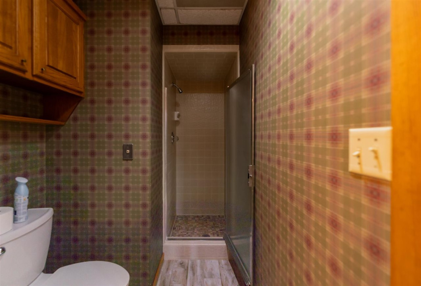 0 , 0 ,3 BathroomsBathrooms,Commercial/industrial,Commercial,Hall of Fame,1,133550