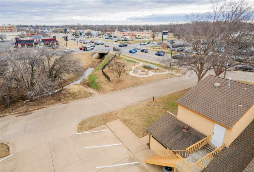 0 , 0 ,3 BathroomsBathrooms,Commercial/industrial,Commercial,Hall of Fame,1,133550