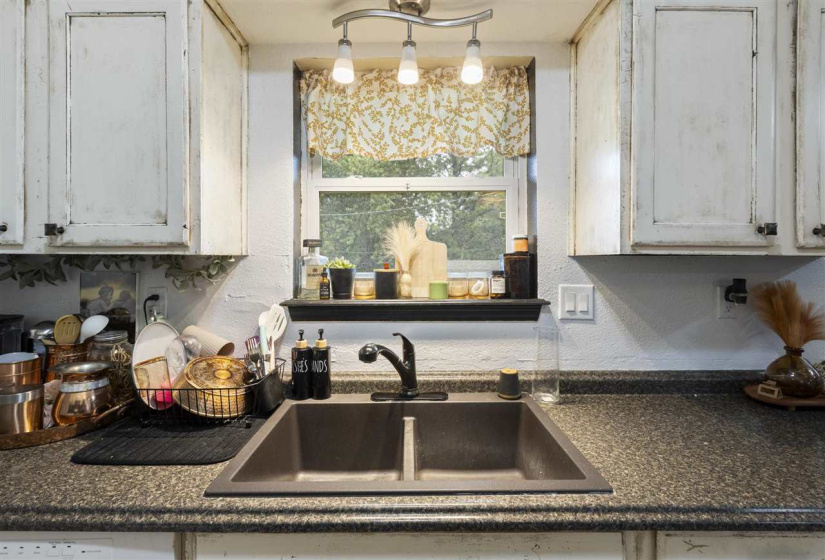 3 Bedrooms Bedrooms, 0 ,1 BathroomBathrooms,Residential,Single Family,Howerton,1,133549