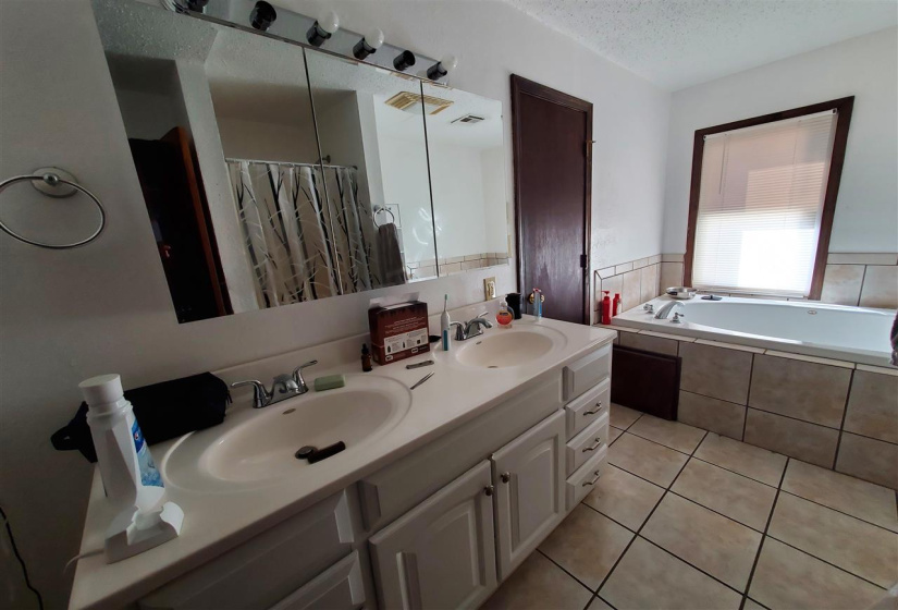 3 Bedrooms Bedrooms, 0 ,1 BathroomBathrooms,Residential,Single Family,Knoblock,1,133551