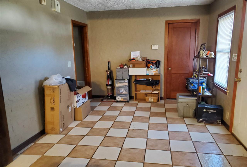 3 Bedrooms Bedrooms, 0 ,1 BathroomBathrooms,Residential,Single Family,Knoblock,1,133551