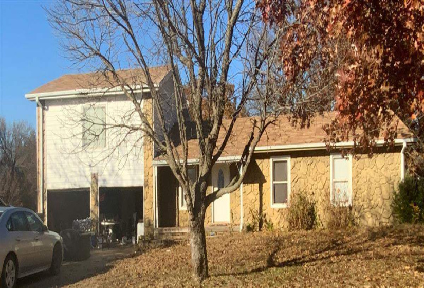 4 Bedrooms Bedrooms, 0 ,3 BathroomsBathrooms,Residential,Single Family,Vena,1.5,133556