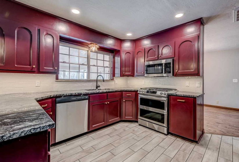 3 Bedrooms Bedrooms, 0 ,3 BathroomsBathrooms,Residential,Single Family,Wakefield,2,133557