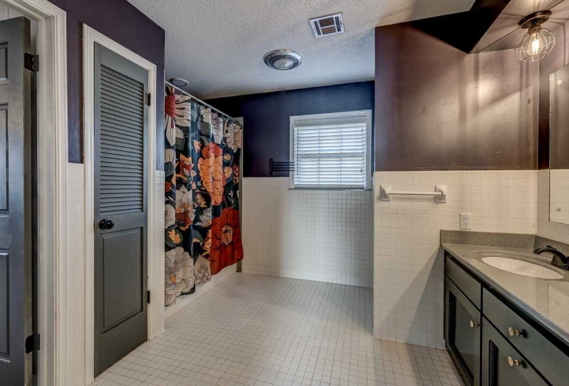 3 Bedrooms Bedrooms, 0 ,3 BathroomsBathrooms,Residential,Single Family,Wakefield,2,133557