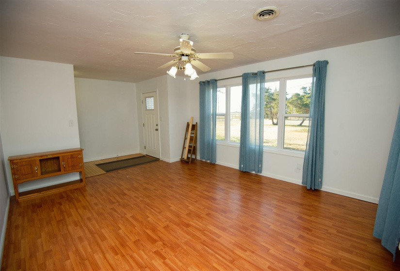 3 Bedrooms Bedrooms, 0 ,2 BathroomsBathrooms,Residential,Single Family,68th,1,133559