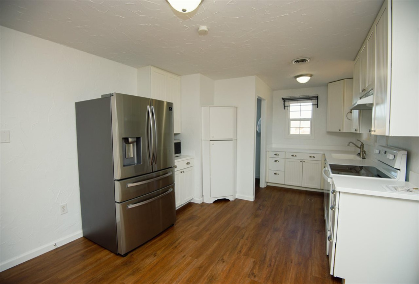 3 Bedrooms Bedrooms, 0 ,2 BathroomsBathrooms,Residential,Single Family,68th,1,133559