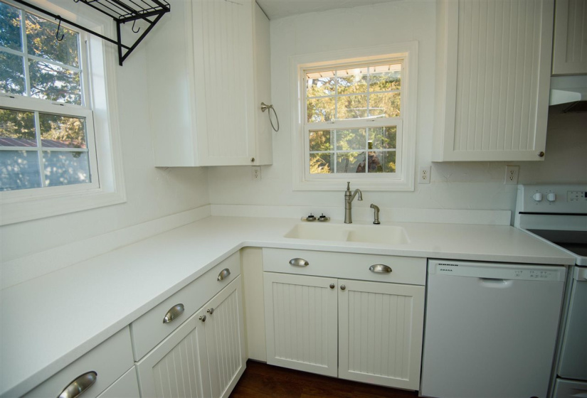 3 Bedrooms Bedrooms, 0 ,2 BathroomsBathrooms,Residential,Single Family,68th,1,133559