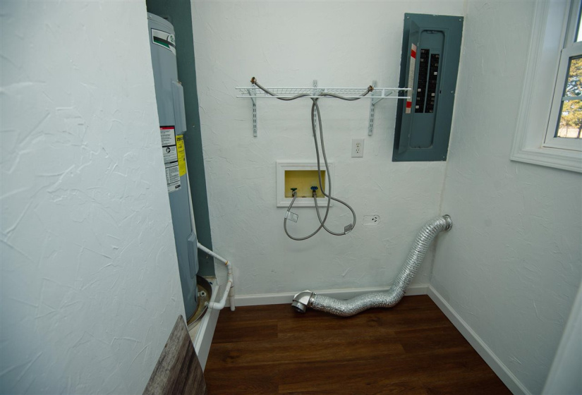 3 Bedrooms Bedrooms, 0 ,2 BathroomsBathrooms,Residential,Single Family,68th,1,133559