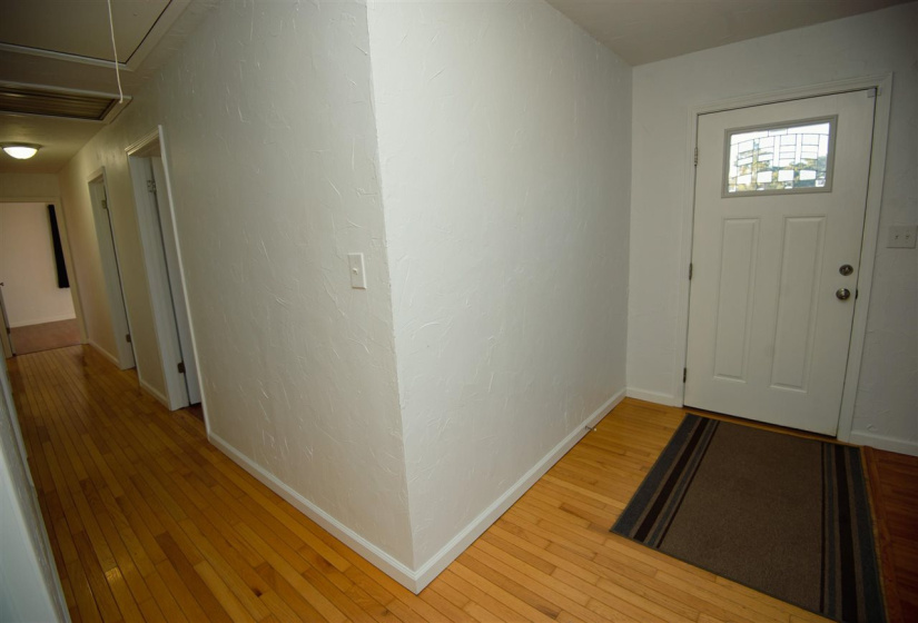 3 Bedrooms Bedrooms, 0 ,2 BathroomsBathrooms,Residential,Single Family,68th,1,133559