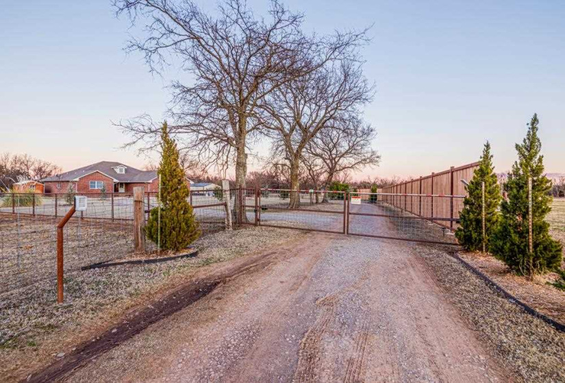 3 Bedrooms Bedrooms, 0 ,3 BathroomsBathrooms,Residential,Single Family,Brush Creek,1.5,133560