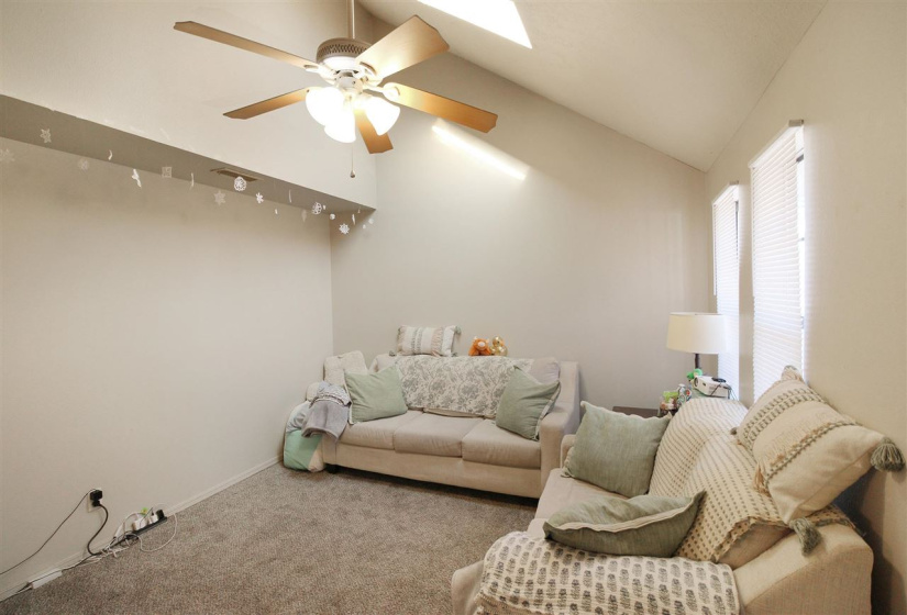 0 ,6 BathroomsBathrooms,Multi-family,Fourplex,Mockingbird,1,133562