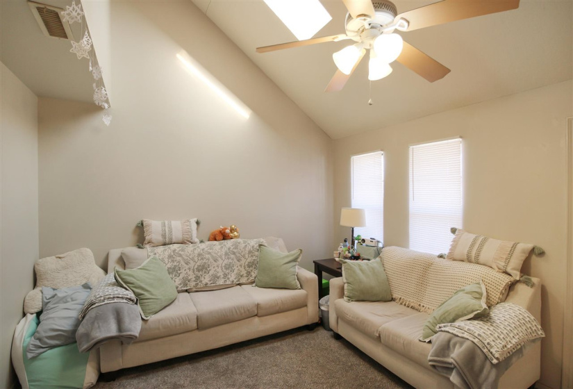 0 ,6 BathroomsBathrooms,Multi-family,Fourplex,Mockingbird,1,133562