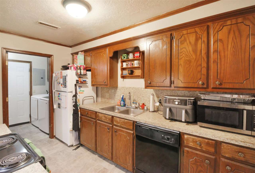 0 ,6 BathroomsBathrooms,Multi-family,Fourplex,Mockingbird,1,133562