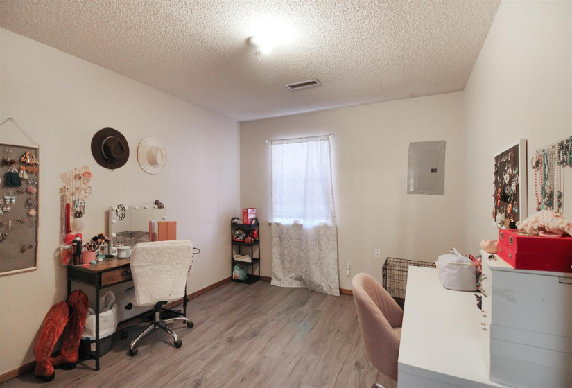 0 ,6 BathroomsBathrooms,Multi-family,Fourplex,Mockingbird,1,133562