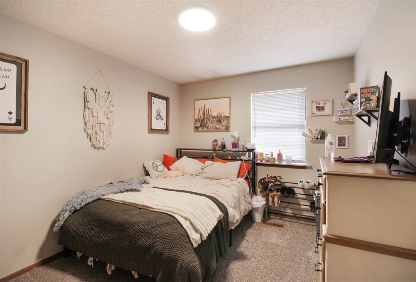 0 ,6 BathroomsBathrooms,Multi-family,Fourplex,Mockingbird,1,133562