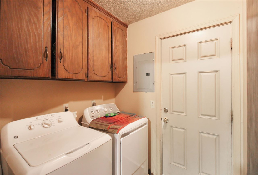 0 ,6 BathroomsBathrooms,Multi-family,Fourplex,Mockingbird,1,133562