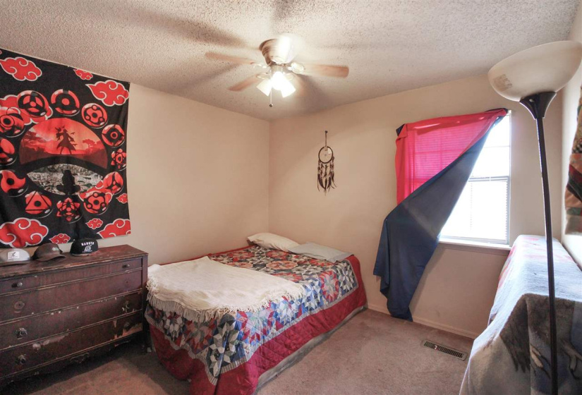 0 ,6 BathroomsBathrooms,Multi-family,Fourplex,Mockingbird,1,133562