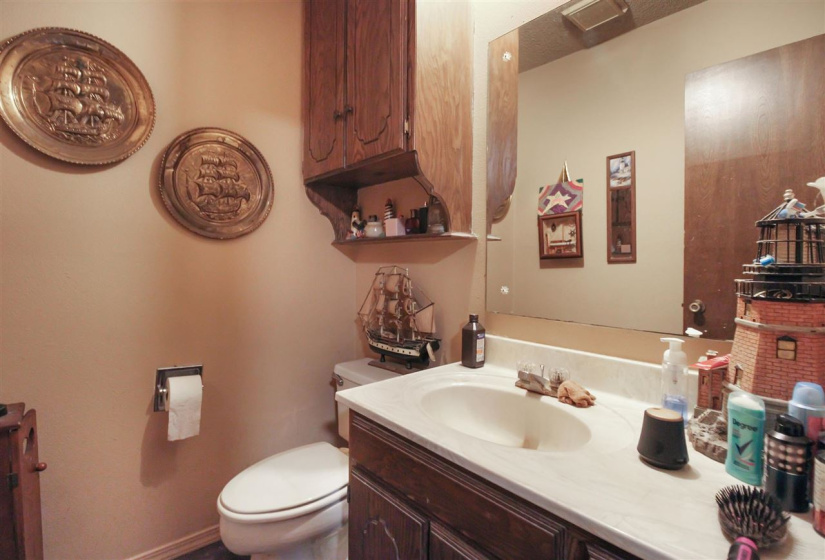 0 ,6 BathroomsBathrooms,Multi-family,Fourplex,Mockingbird,1,133562