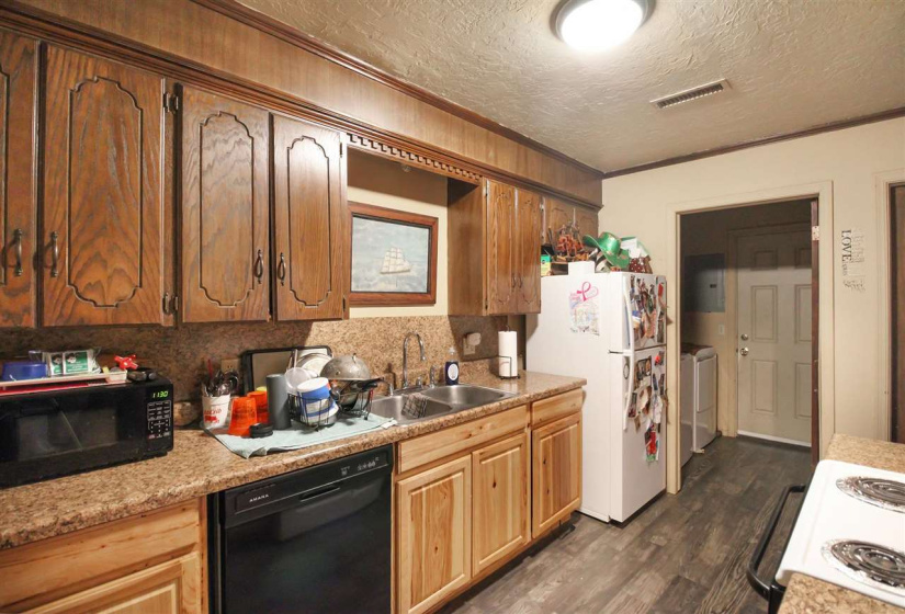 0 ,6 BathroomsBathrooms,Multi-family,Fourplex,Mockingbird,1,133562