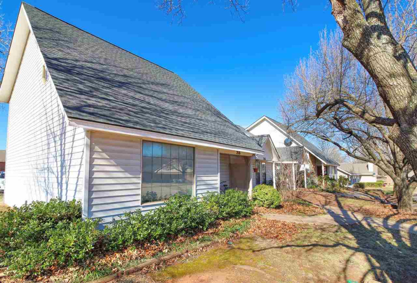 0 ,6 BathroomsBathrooms,Multi-family,Fourplex,Mockingbird,1,133562