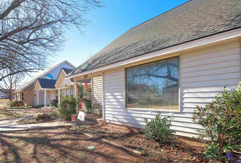 0 ,6 BathroomsBathrooms,Multi-family,Fourplex,Mockingbird,1,133562