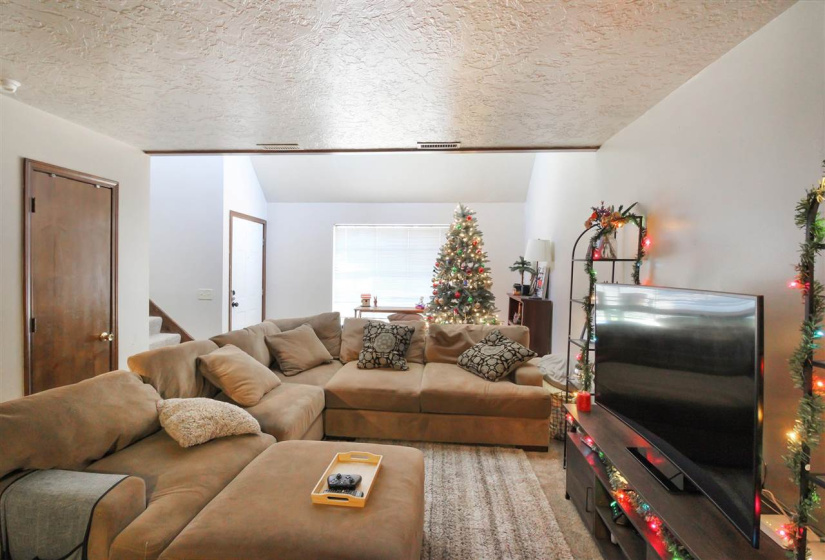 0 ,6 BathroomsBathrooms,Multi-family,Fourplex,Mockingbird,1,133562