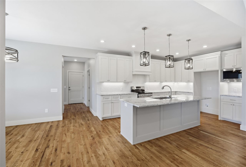 5 Bedrooms Bedrooms, 0 ,3 BathroomsBathrooms,Residential,Single Family,Moreland Ct,1,133564