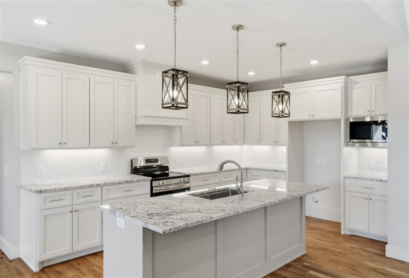 5 Bedrooms Bedrooms, 0 ,3 BathroomsBathrooms,Residential,Single Family,Moreland Ct,1,133564