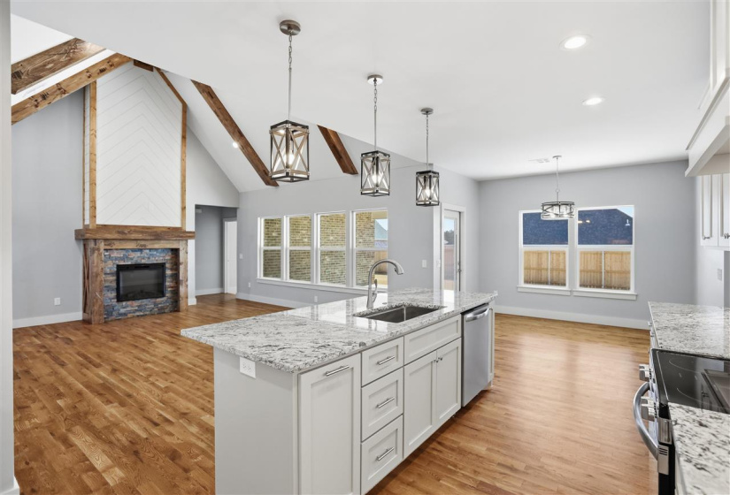 5 Bedrooms Bedrooms, 0 ,3 BathroomsBathrooms,Residential,Single Family,Moreland Ct,1,133564