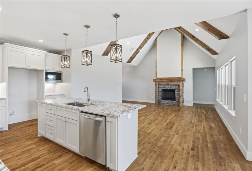 5 Bedrooms Bedrooms, 0 ,3 BathroomsBathrooms,Residential,Single Family,Moreland Ct,1,133564