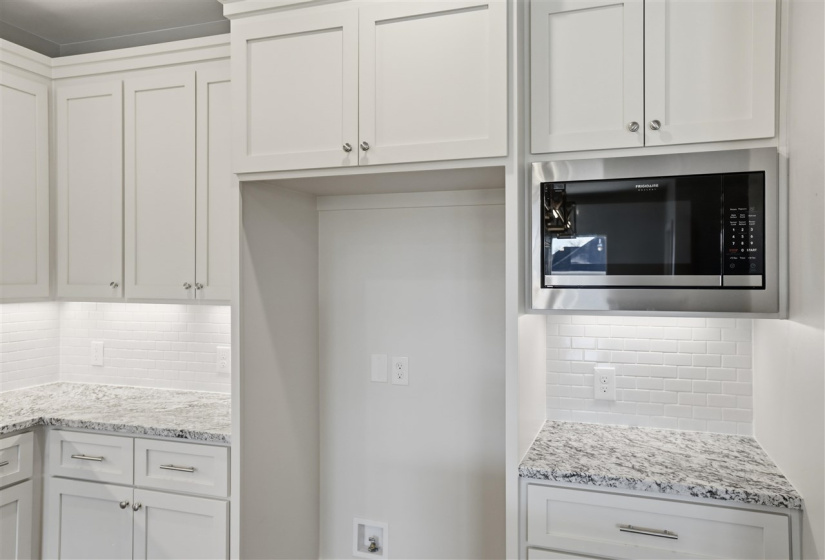 5 Bedrooms Bedrooms, 0 ,3 BathroomsBathrooms,Residential,Single Family,Moreland Ct,1,133564