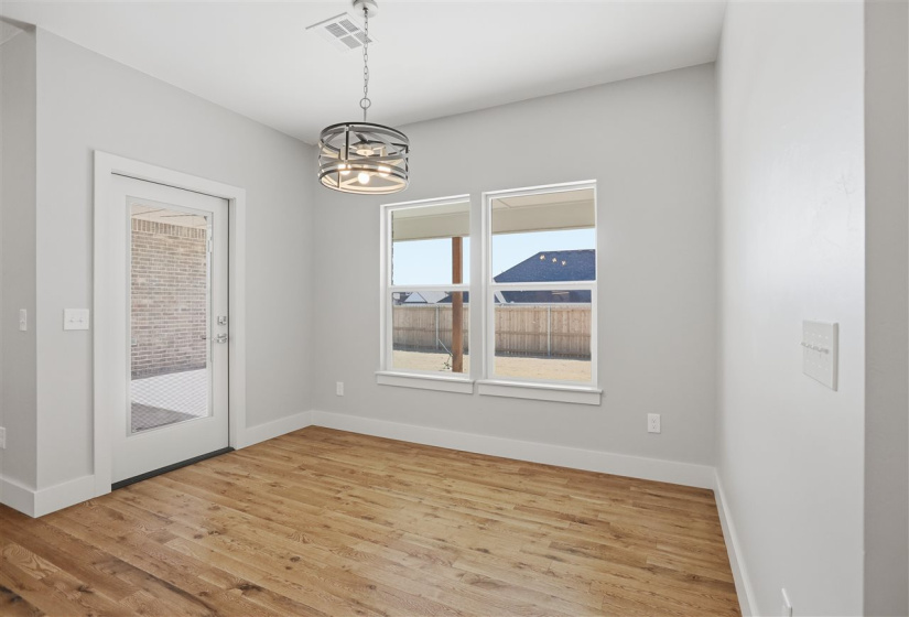 5 Bedrooms Bedrooms, 0 ,3 BathroomsBathrooms,Residential,Single Family,Moreland Ct,1,133564