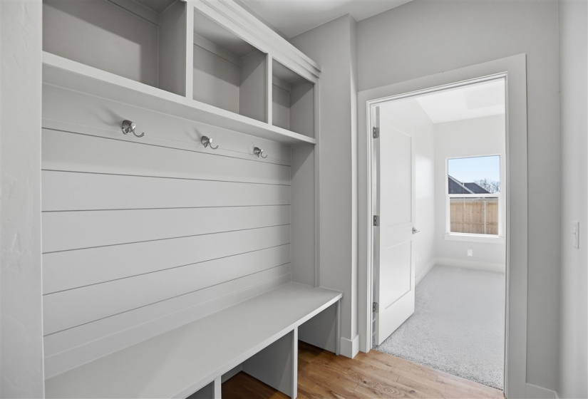 5 Bedrooms Bedrooms, 0 ,3 BathroomsBathrooms,Residential,Single Family,Moreland Ct,1,133564