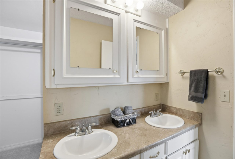 3 Bedrooms Bedrooms, 0 ,2 BathroomsBathrooms,Residential,Single Family,Lilly,1,133566