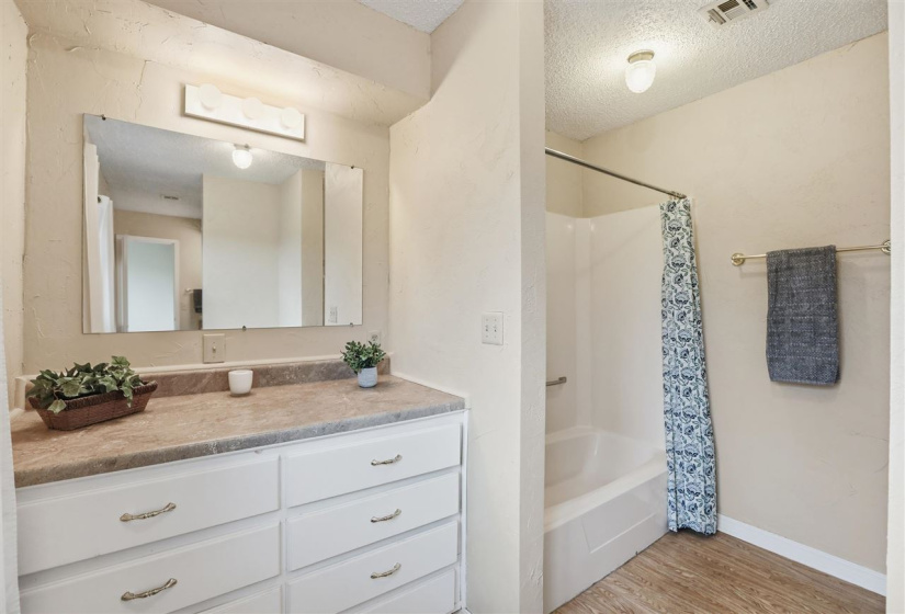 3 Bedrooms Bedrooms, 0 ,2 BathroomsBathrooms,Residential,Single Family,Lilly,1,133566