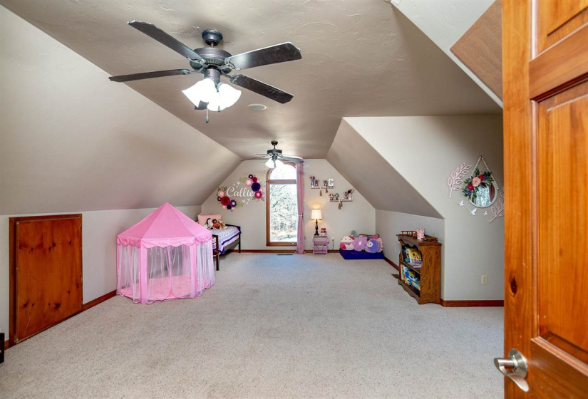 4 Bedrooms Bedrooms, 0 ,2 BathroomsBathrooms,Residential,Single Family,Airport,1.5,133570