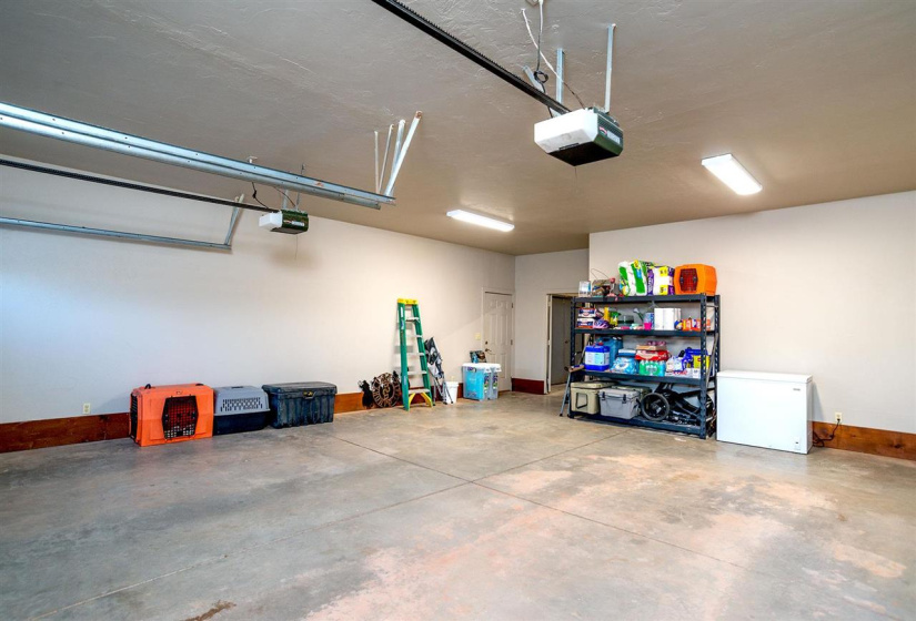 4 Bedrooms Bedrooms, 0 ,2 BathroomsBathrooms,Residential,Single Family,Airport,1.5,133570