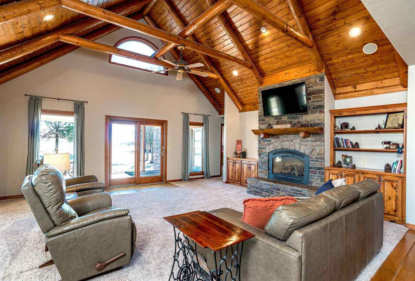 4 Bedrooms Bedrooms, 0 ,2 BathroomsBathrooms,Residential,Single Family,Airport,1.5,133570