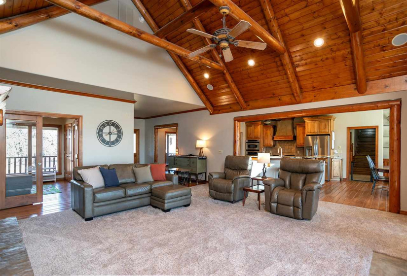 4 Bedrooms Bedrooms, 0 ,2 BathroomsBathrooms,Residential,Single Family,Airport,1.5,133570